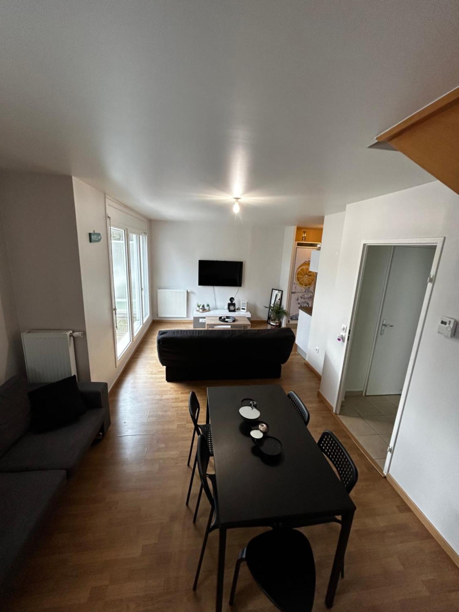 Duplex Lumineux Tout Equipe/Rer D/Balcon/Parking Corbeil-Essonnes Buitenkant foto